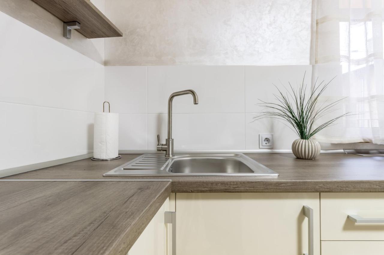 City Center Vip Studio Apartment Lemberg Exterior foto