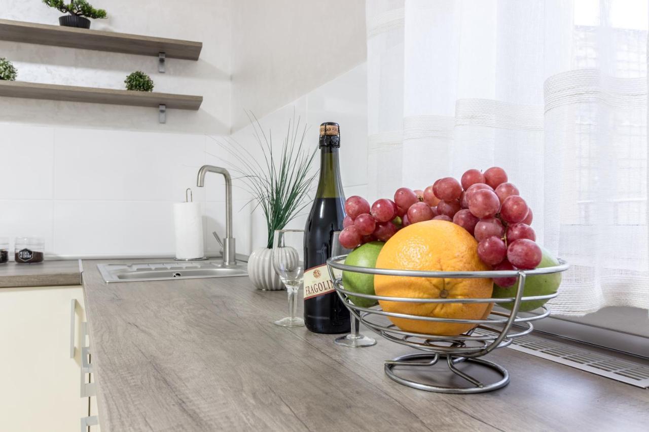 City Center Vip Studio Apartment Lemberg Exterior foto